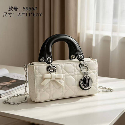 Dior
nice quality
130 dhs✅
withbox

Zain143
♥️♥️♥️