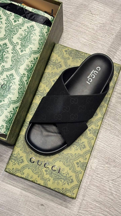 Gucci
Size 40 TO 45 
120 dhs💓

Zain183
♥️♥️♥️