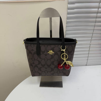 Coach 

With cherry 

With flower charm
With long sling 

70 dhs🇦🇪🇦🇪

Zain232
♥️♥️♥️