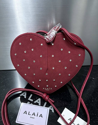 Alaia
100 dhs🇦🇪🇦🇪
Size:21*18
With box

Zain07
♥️♥️♥️