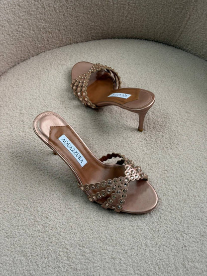 Aquazzura
𝑨𝑨𝑨 𝑸𝑼𝑨𝑳𝑰𝑻𝒀
𝑺𝑰𝒁𝑬 {36 𝒕𝒐 42}
𝑯𝑬𝑬𝑳 8.5 𝑪𝑴
490 dhs🇦🇪

Zain81
♥️♥️♥️