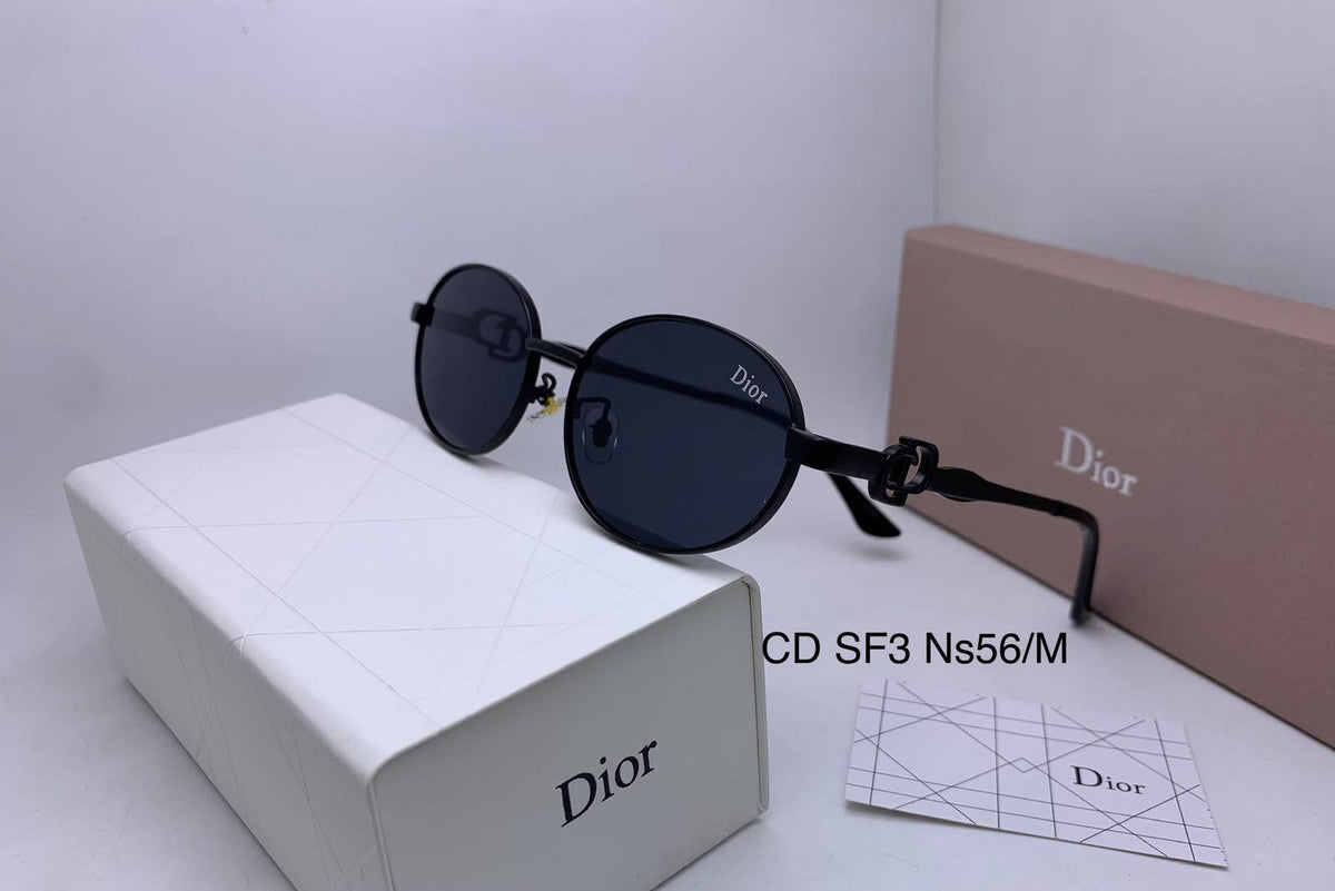 Ladies sunglasses 
70 dhs🇦🇪🇦🇪

Zain126
♥️♥️♥️