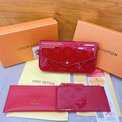 LV / coach

80 dhs🇦🇪🇦🇪

with box
size 22×3.5×12cm

Zain42
♥️♥️♥️