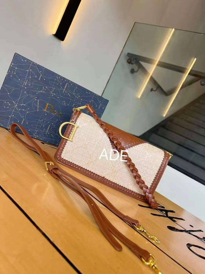 Dior

110 dhs✅

with box
🎁🎁🎁

Zain203
♥️♥️♥️
