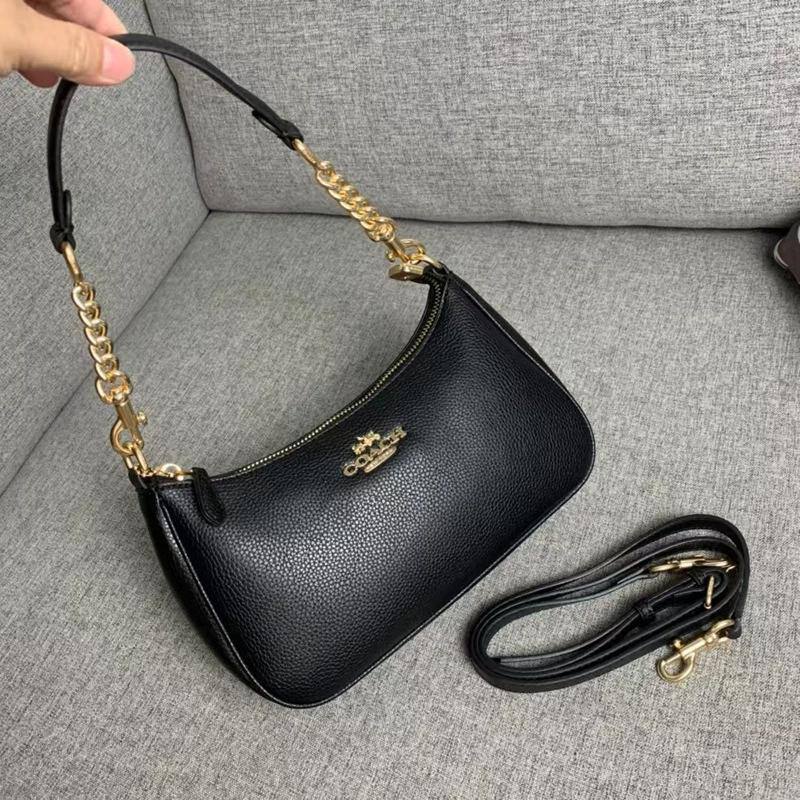 Coach
Best quality 

with box’s 
🎁🎁🎁

95 dhs🪙🖤
size 22cm

Zain158
♥️♥️♥️