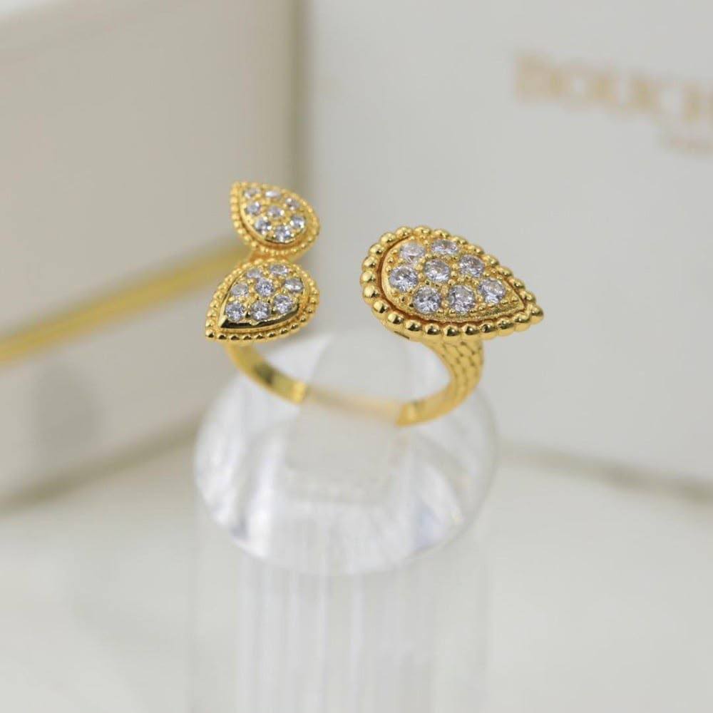 BOUCHERON 
Ring 💍 free size
Master quality 💯
With normal boxes 📦 
50 dhs✅

With master box 🗃️ 
130 dhs✅

Zain216
♥️♥️♥️