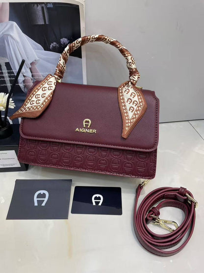 Aigner

with box
🎁🎁🎁

110 dhs🪙🌨️

Zain143
♥️♥️♥️