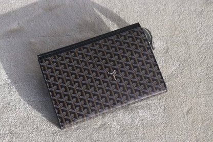 Men's Clutch 
Good Quality
90 dhs🗽

Zain33
♥️♥️♥️