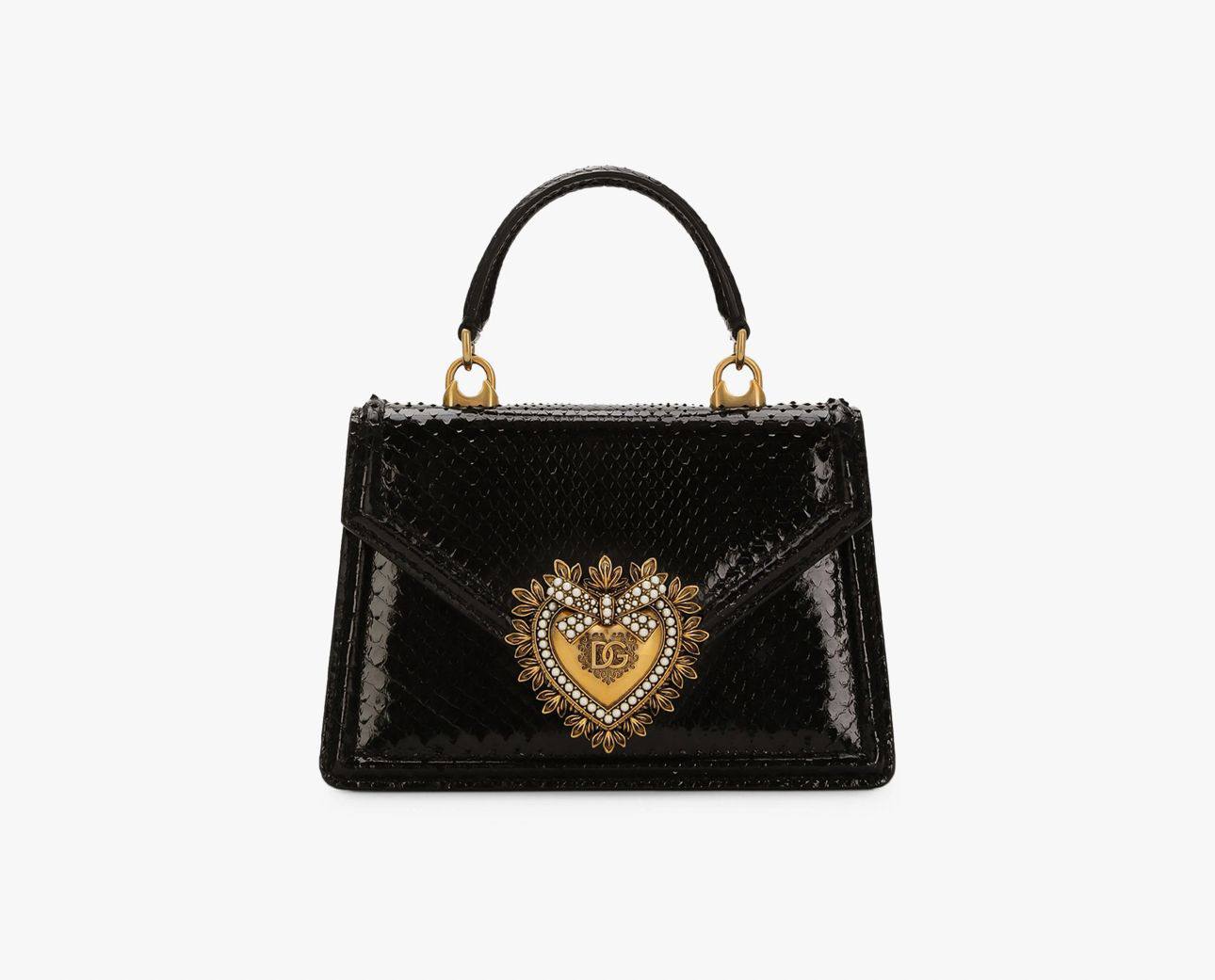D&G
115 dhs❣️
SIZE：20cm
GOOD quality 

with box
🎁🎁🎁

Zain35
♥️♥️♥️