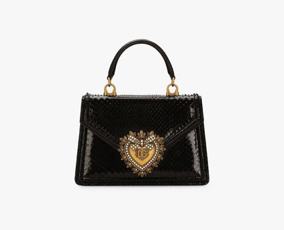 D&G
115 dhs❣️
SIZE：20cm
GOOD quality 

with box
🎁🎁🎁

Zain35
♥️♥️♥️