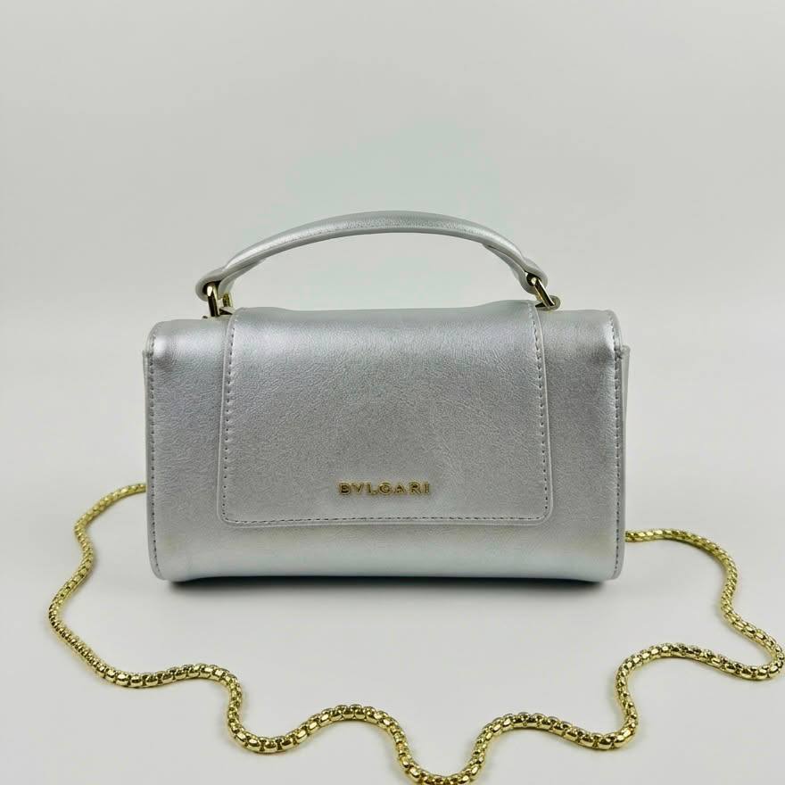 Bvlgari
High quality 
With box 
120 dhs💓

Zain136
♥️♥️♥️