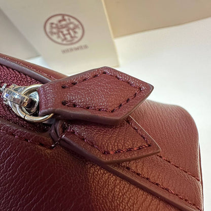 HERMES 
 GOOD QUALITY *


WITH BOX 
🎁🎁🎁

100 dhs✅

Zain39
♥️♥️♥️