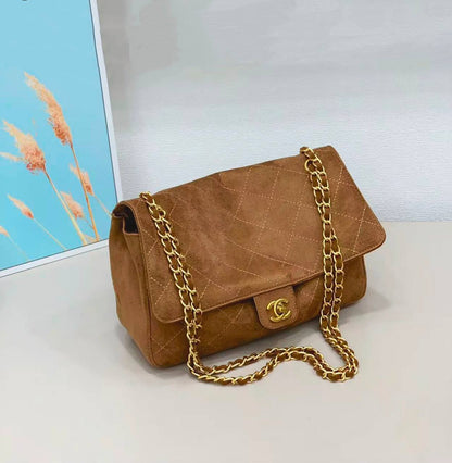 CHANEL 
COPY ONE 
180 dhs🇦🇪🇦🇪

Zain39
♥️♥️♥️