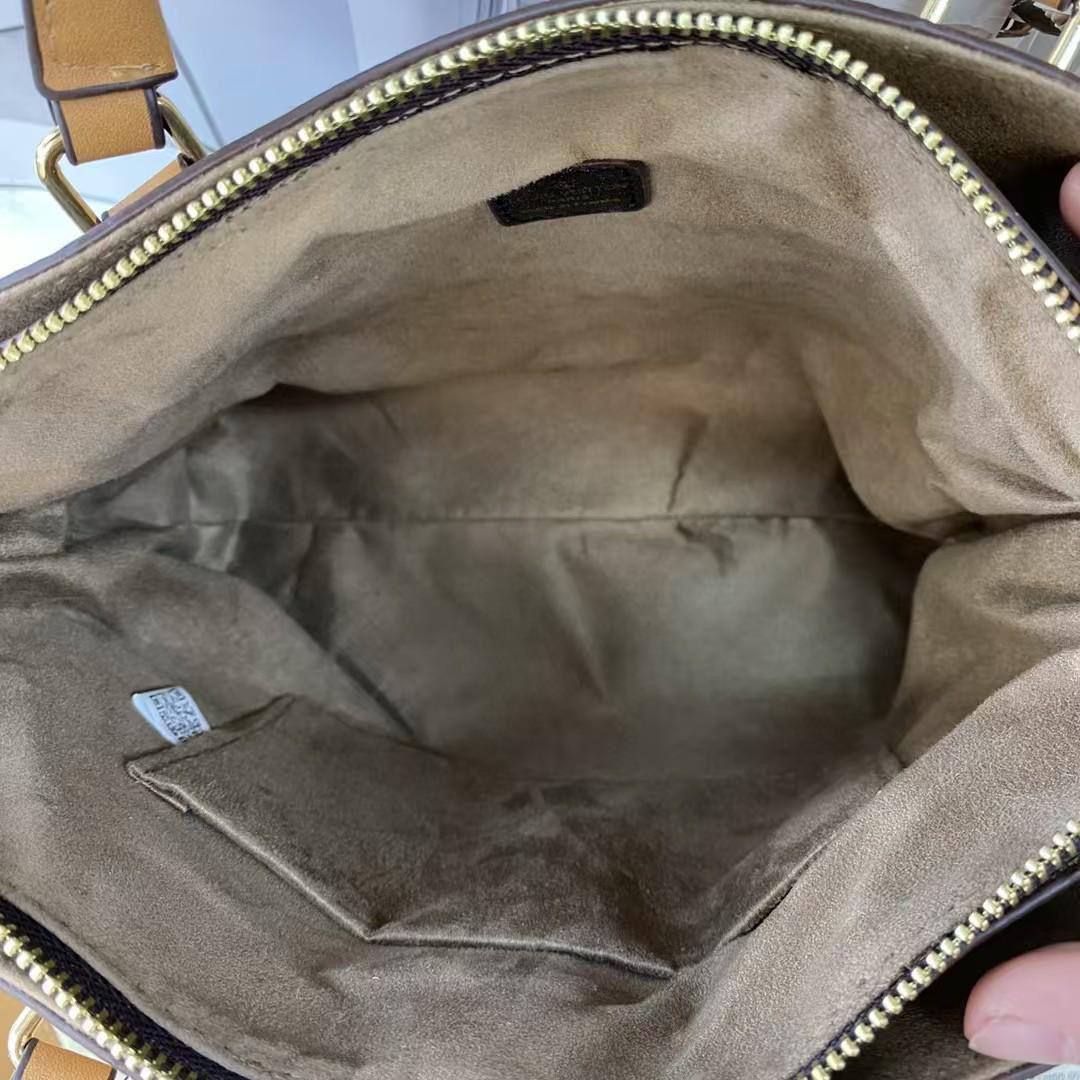 LV
30*21*10 cm
65 dhs🪙🌨️

Zain17
♥️♥️♥️