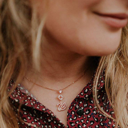 SWAROVSKI 
Necklace 😍
Master quality 💯
With normal boxes 🗃️ 
50 dhs✅

With master box 📦 
90 dhs✅

Zain216
♥️♥️♥️