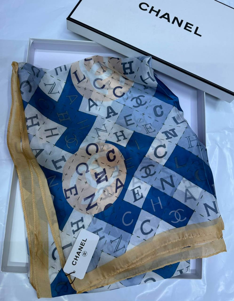 Silk scarf 🧣
40 dhs💓

Zain93
♥️♥️♥️