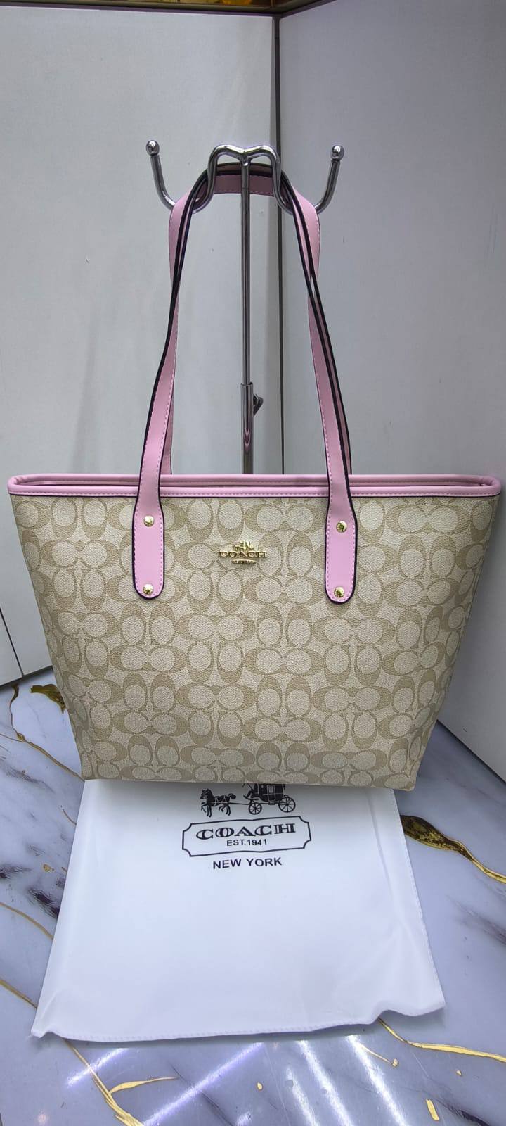 Coach

100 dhs🇦🇪🇦🇪
Withbox


Zain203
♥️♥️♥️