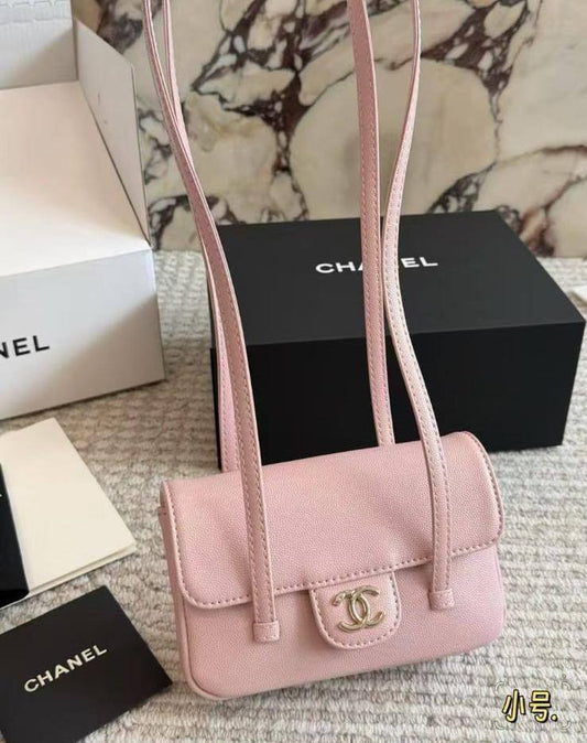 CHANEL
Mini Preppy Coco Should Bag
Master quality
17cm 

with double box🎁
250 dhs✅

Zain95
♥️♥️♥️