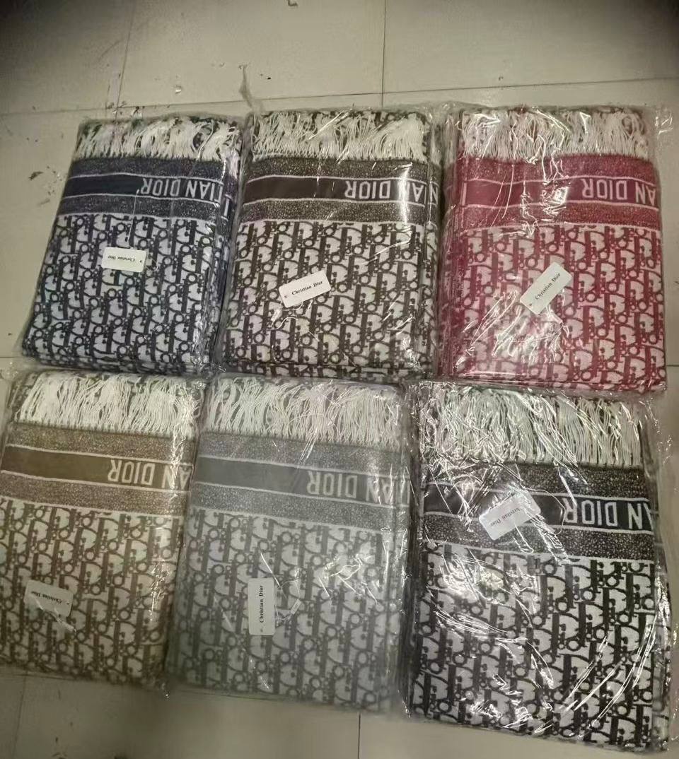 Winter scarf + Silk Scarf

45 dhs🪙🖤

Add Box 15 dhs🪙🖤

Zain93
♥️♥️♥️