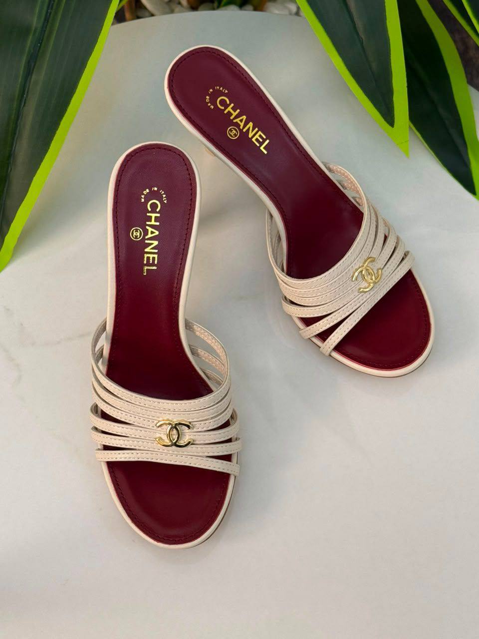 CHANEL
MASTER QUALITY💯
Size:36...to41
350 dhs✅

Zain190
♥️♥️♥️