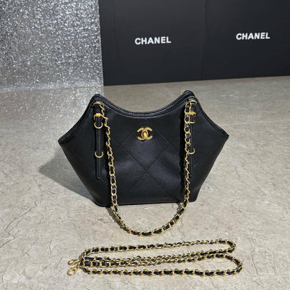 Chanel
Master
30cm 
270 dhs🪙🌨️

Zain228
♥️♥️♥️