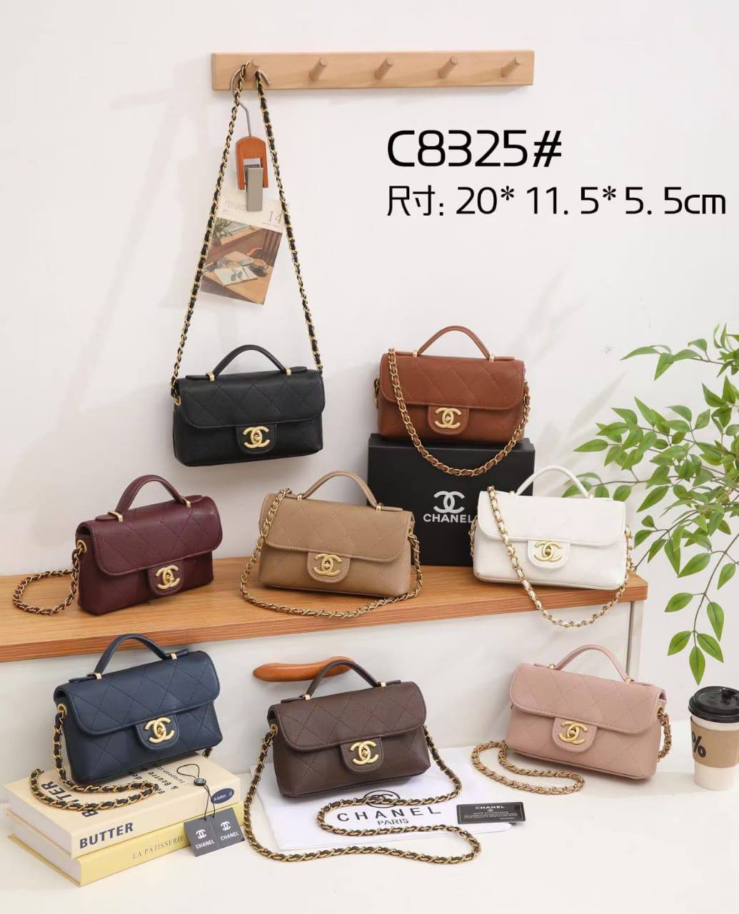 Chanel bag 

95 dhs🇦🇪🇦🇪

With box
Zain299
♥️♥️♥️