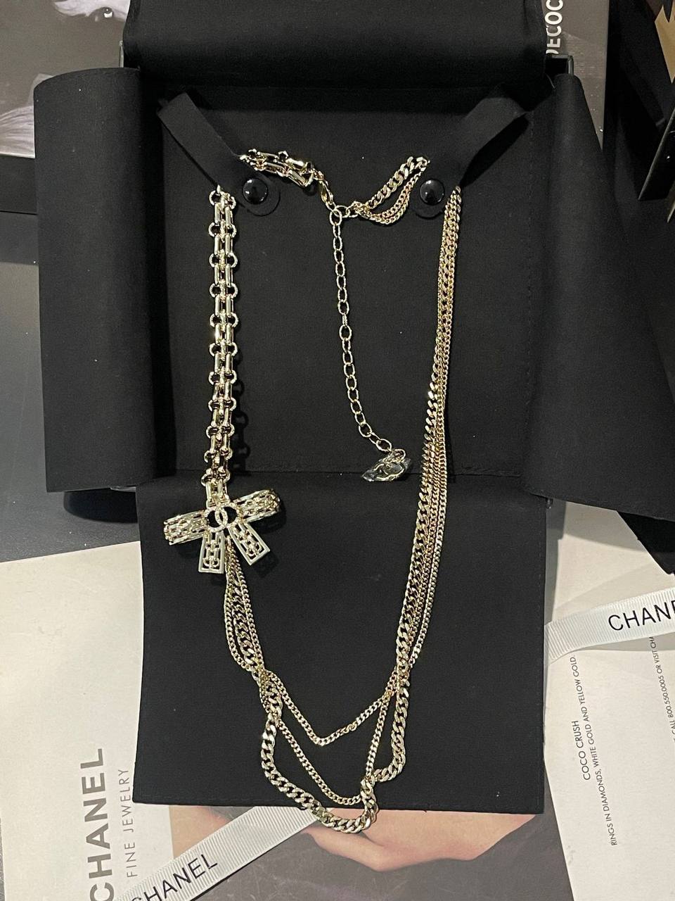 Necklace Chanel Master
140 dhs🪙💕

Zain89
♥️♥️♥️