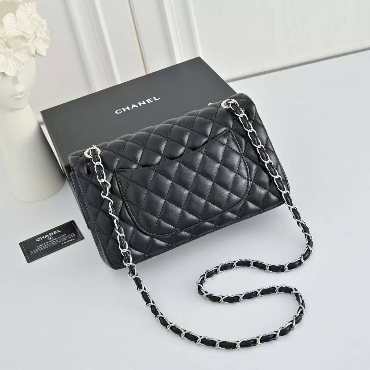 Chanel

110 dhs🇦🇪🇦🇪

Zain143
♥️♥️♥️