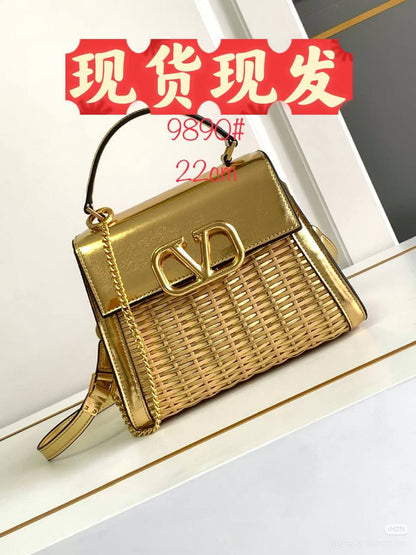 Valentino & Fendi Master+++
For Price 👇 WTSP Text Zain 0568585901

Zain10
♥️♥️♥️