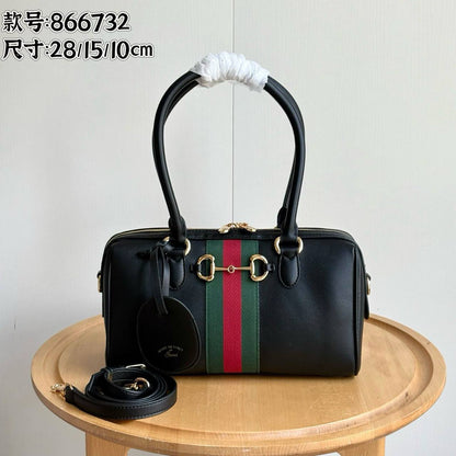 Gucci
Master
280 dhs✅

Zain141
♥️♥️♥️