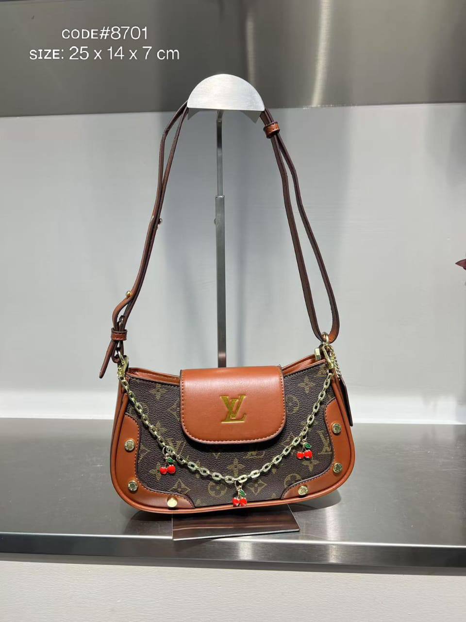 LV
sʜᴏᴜʟᴅᴇʀ ʙᴀɢ
ɢᴏʟᴅ ʜᴀʀᴅᴡᴀʀᴇ
sɪᴢᴇ : 25 cm

70 dhs🪙💕

Zain31
♥️♥️♥️