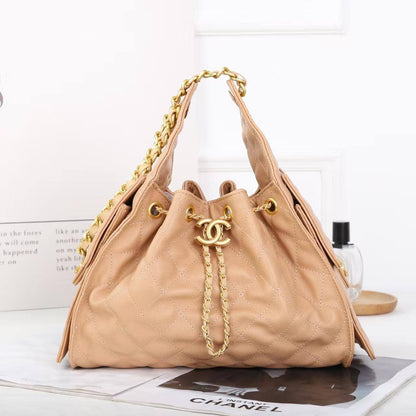 Chanel

High quality

With box
 110 dhs🇦🇪🇦🇪🇦🇪

Zain50
♥️♥️♥️