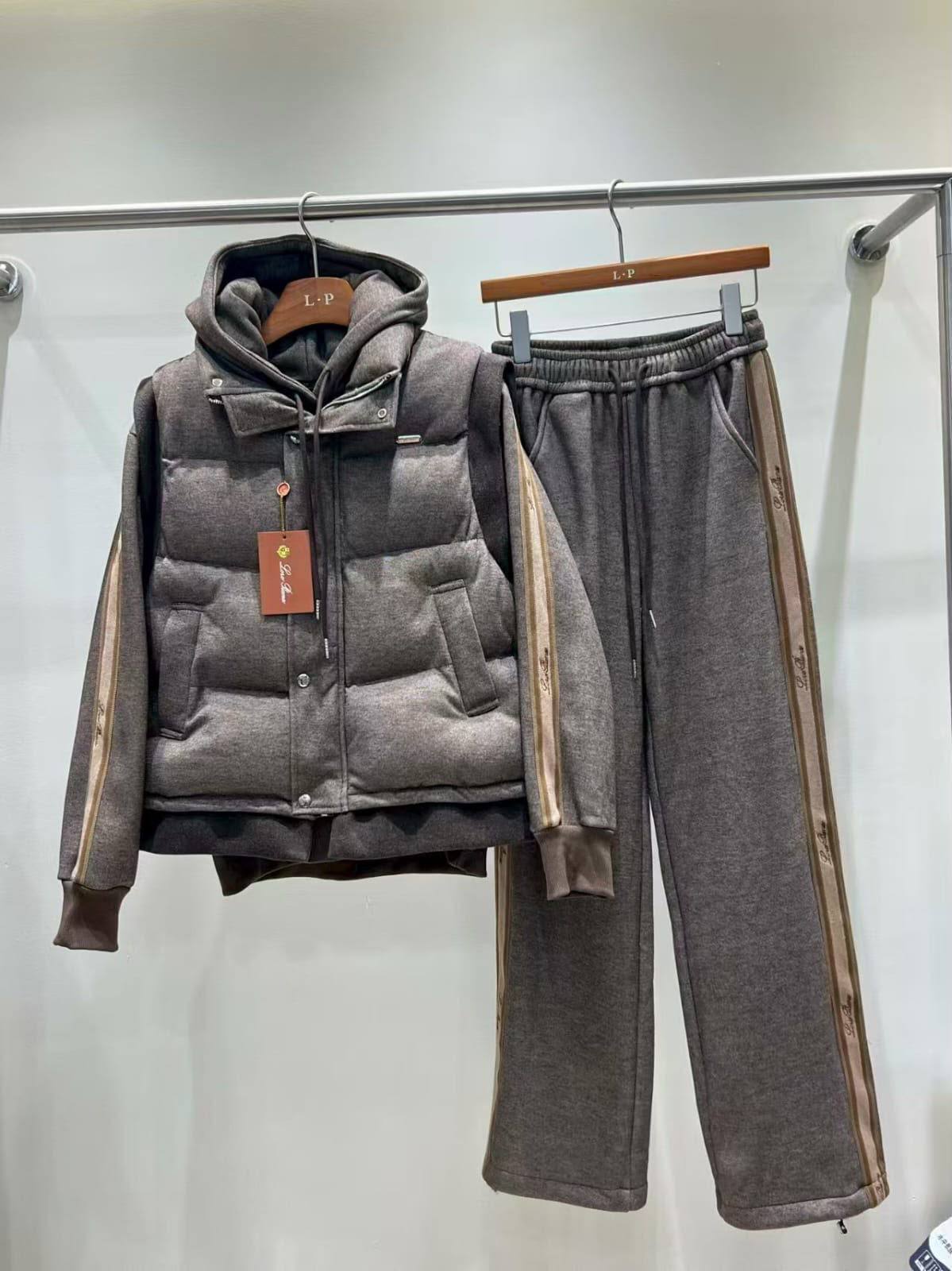New collections                                            
LORO PIANA

Super Master quality

Sizes: S M L

800 dhs🇦🇪🇦🇪

Zain308
♥️♥️♥️