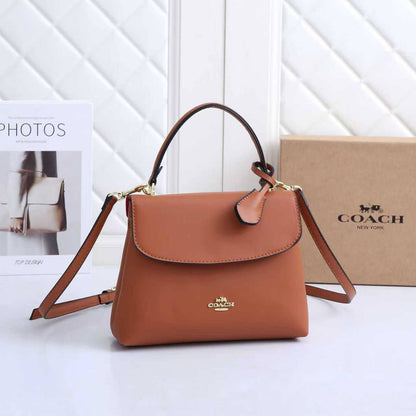 Coach
Best quality with box’s 🎁
110 dhs✅
size 22 CM.

Zain290
♥️♥️♥️