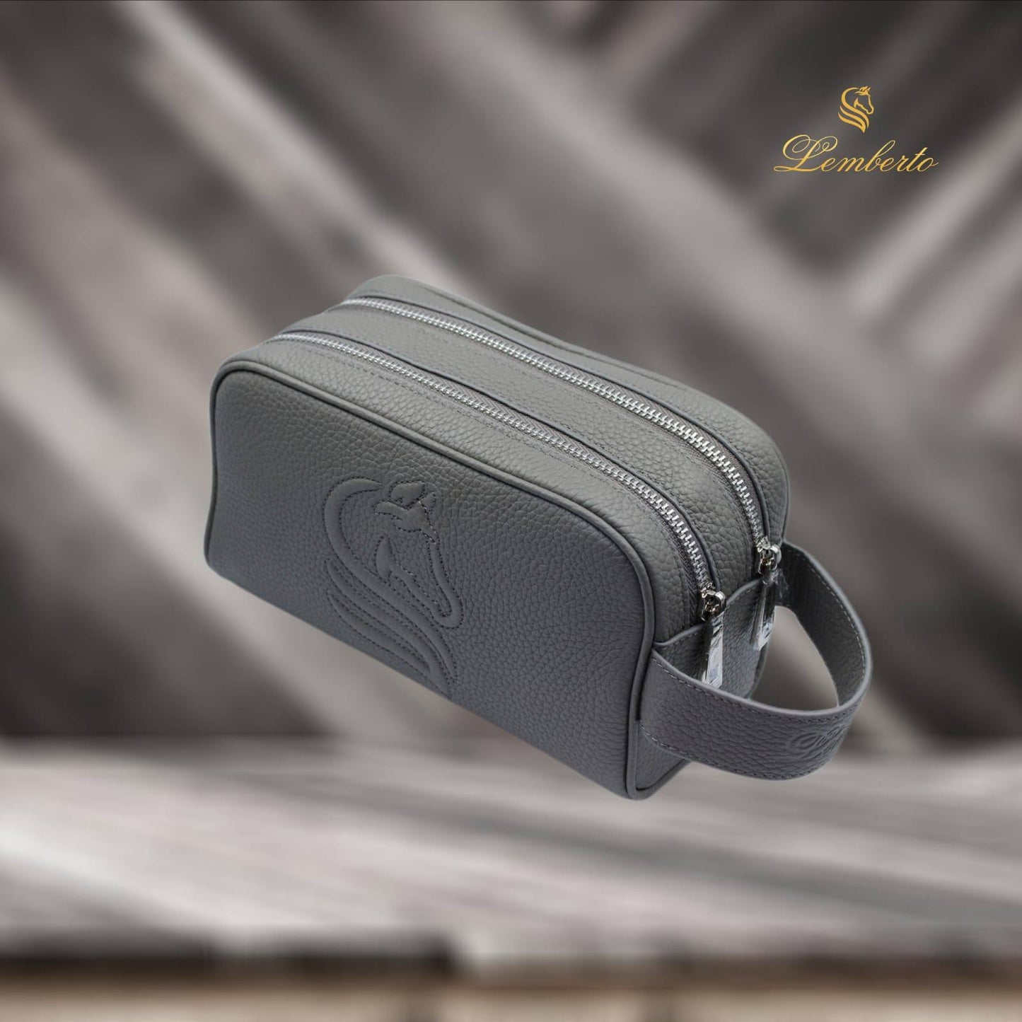 *LEMBERTO TOILETRY POUCH FOR MEN FULL LEATHER*

230 dhs🗽

*WITH BOX AND BAG*
🎁🎁🎁

Zain58
♥️♥️♥️