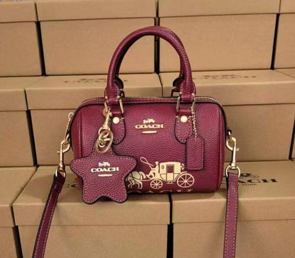 COACH 
COPY ONE 
WITH BOX 
120 dhs💓
20 c m

Zain17
♥️♥️♥️