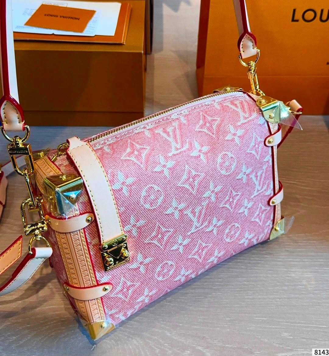 LV
MASTER QUALITY
270 dhs💓
……(with leather )
30CM

Zain295
♥️♥️♥️