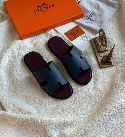 New. Hermes men slippers 

  Size  . 40.  to 45

100 dhs🪙🌨️

Zain80
♥️♥️♥️