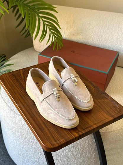 LORA PIANA 
SuperMaster Quality 💯
450 dhs💓
Size:36-41💥

Zain171
♥️♥️♥️