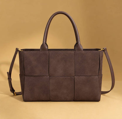BOTTEGA 

COPY ONE 

NEW CAME 
WITH BOX 

135 dhs🇦🇪🇦🇪

Zain39
♥️♥️♥️