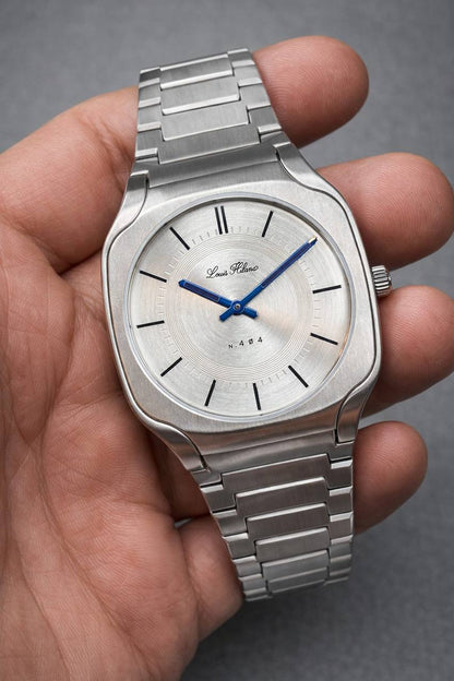 Louis Hilano watch for men good 
quality 
260 dhs✅

Zain59
♥️♥️♥️