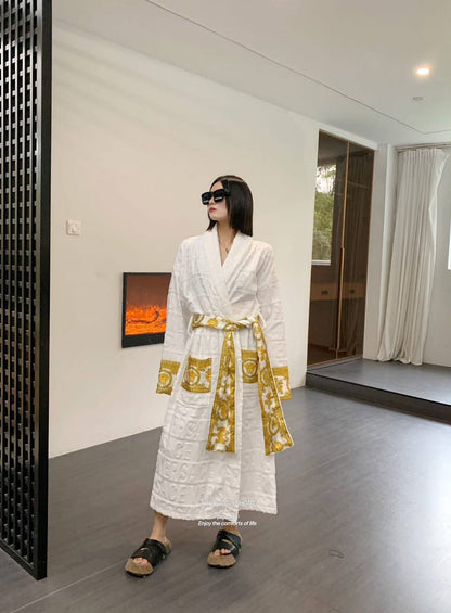 *New collections*                                                
VERSACE BATHROBE
*Super Master quality*
*Sizes:FREE SIZE*

750 dhs🇦🇪🇦🇪

Zain308
♥️♥️♥️