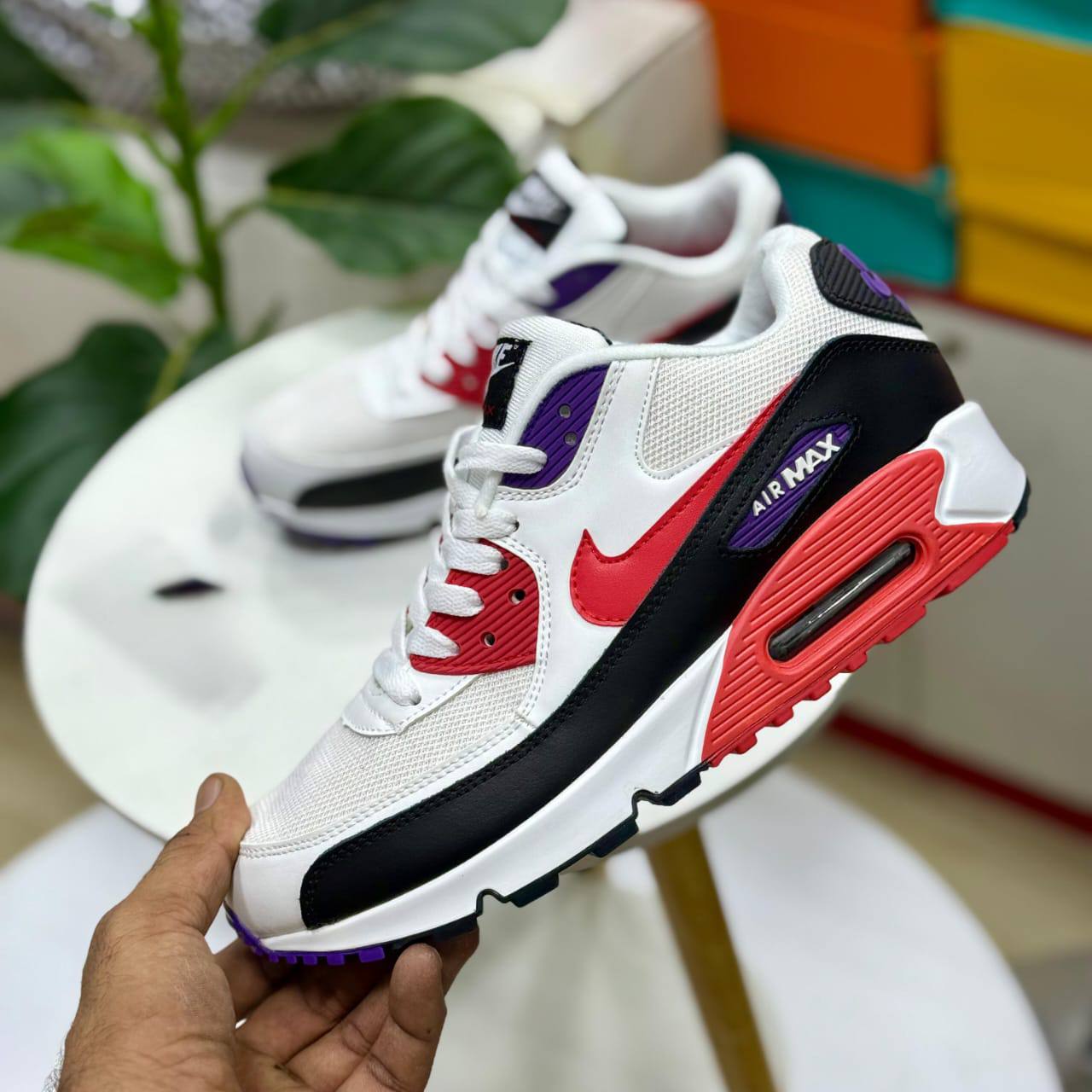 NIKE
40 to 45 size
105 dhs💓

Zain27
♥️♥️♥️