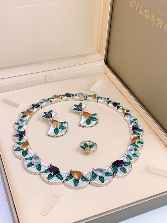 430 DHS🇦🇪 
WITH BOX AND PAPER BAG🎁🛍️
 NECKLACE
 EARRINGS 
RING 
MASTER BVLGARI 💫✨

Zain89
♥️♥️♥️