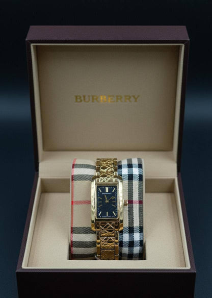 BURBERRY🆕 LADIES 
GOOD QUALITY 💯
60 dhs🪙💕

Zain133
♥️♥️♥️