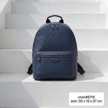 LOUIS VUITTON BAGPACK
ᴍᴀᴛᴛᴇ ʟᴇᴀᴛʜᴇʀ ᴍᴀᴛᴇʀɪᴀʟ
sɪᴢᴇ : 30 cm

75 dhs❣️

Zain31
♥️♥️♥️