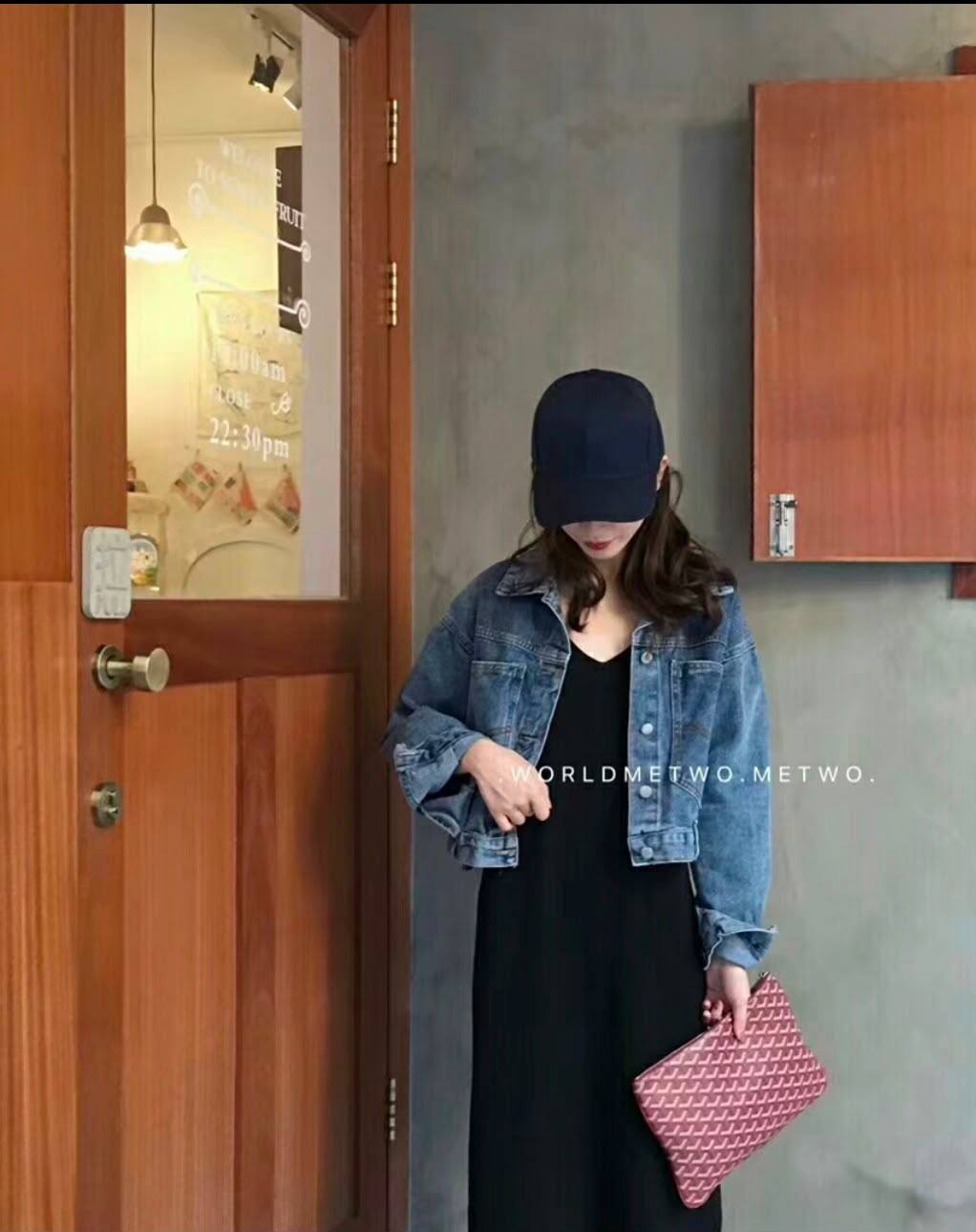 GOYARD
 HAND BAG POUCH UNISEX GOOD QUALITY WITH BOX
85 dhs✅

Zain39
♥️♥️♥️