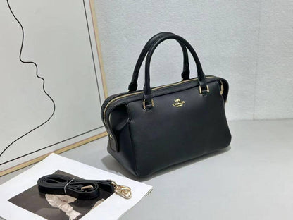 Coach
80 dhs🇦🇪🇦🇪

size 25cm

Zain26
♥️♥️♥️