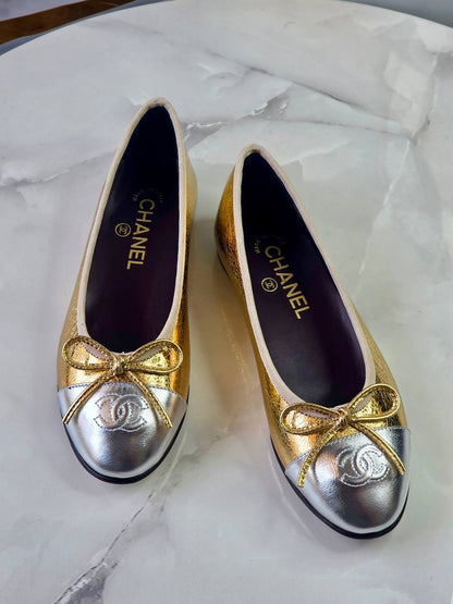 Chanel
Super *AAA* *+* Quality 💯 
With original packing🎁🎁
SIZE:36and42
450 dhs🇦🇪🇦🇪

Zain309
♥️♥️♥️