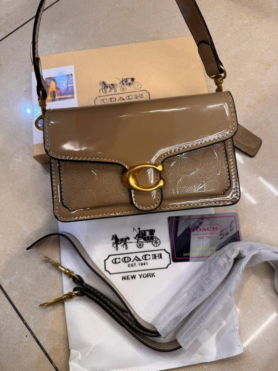 ✨ Coach Tabby ✨
1️⃣ First quality ＋🎁
Small Size : 22~20 * 11 * 7 cm

80 dhs🇦🇪

with box🎁

Zain115
♥️♥️♥️